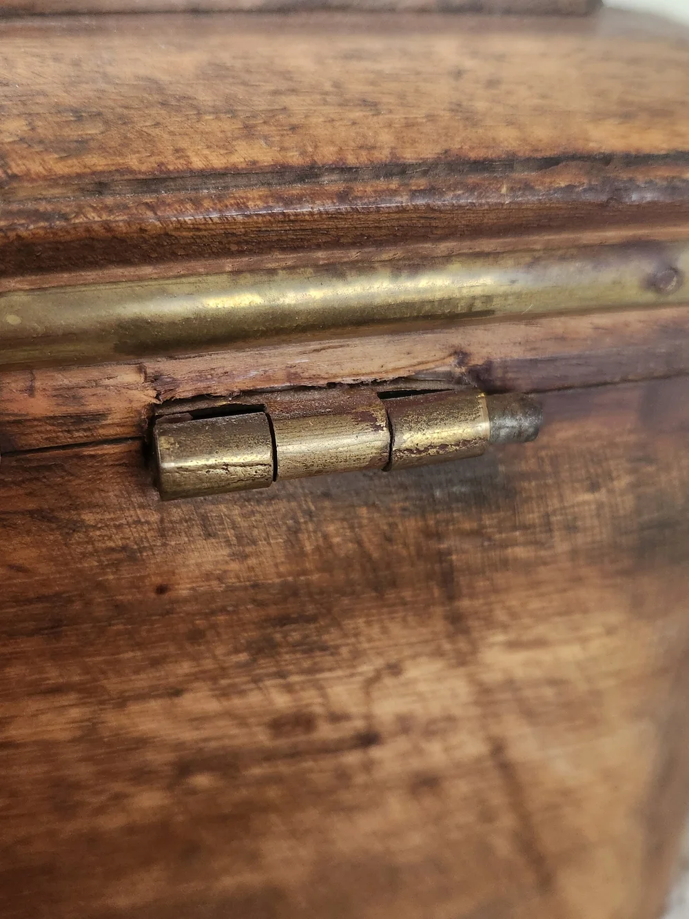 Vintage Wooden Jewelry Box with Brass Accents - Brown
